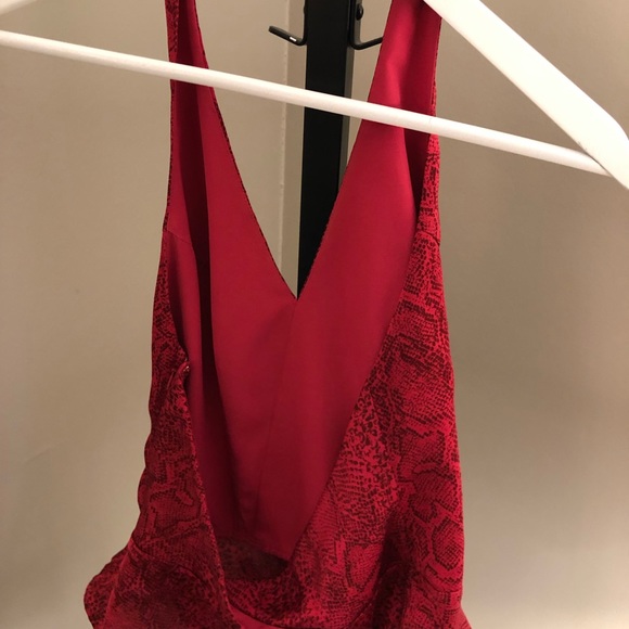 XS Open back GUESS sleeveless top - Picture 2 of 3